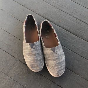 TOMS Avalon Slip-On size 8.5